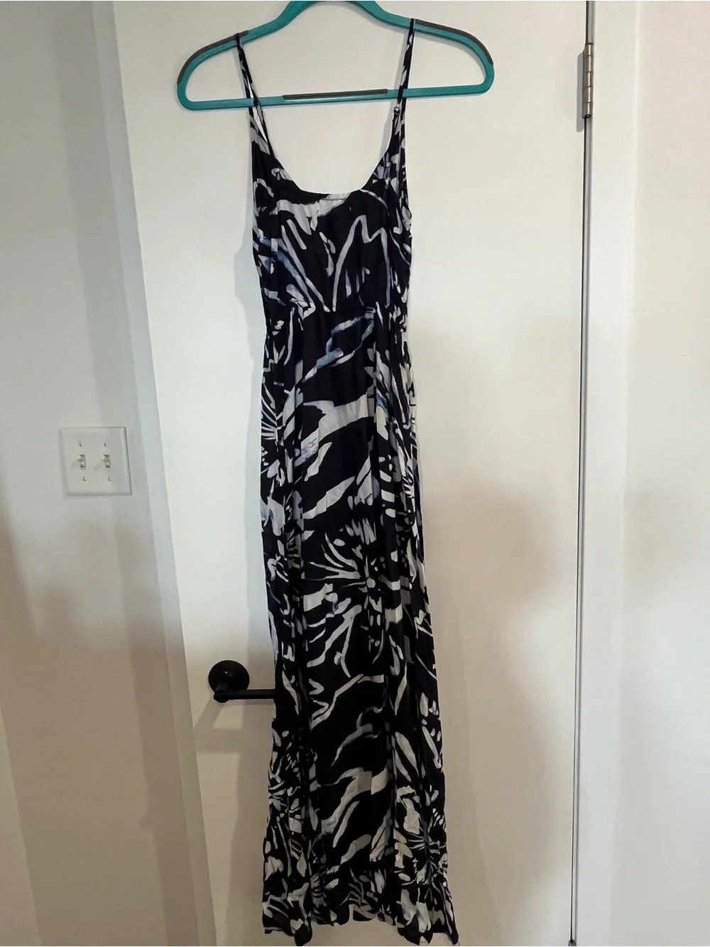 Abercrombie & Fitch Black and White Printed Maxi Dress Size XS